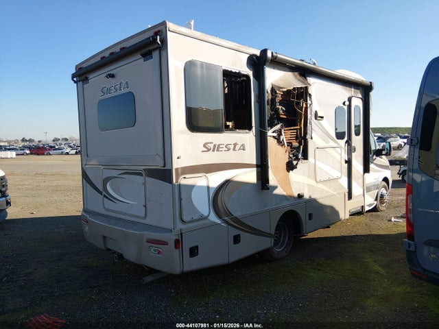 Thor Motor Coach Siesta 2016 WDAPF4CC9F9609332 Image 4