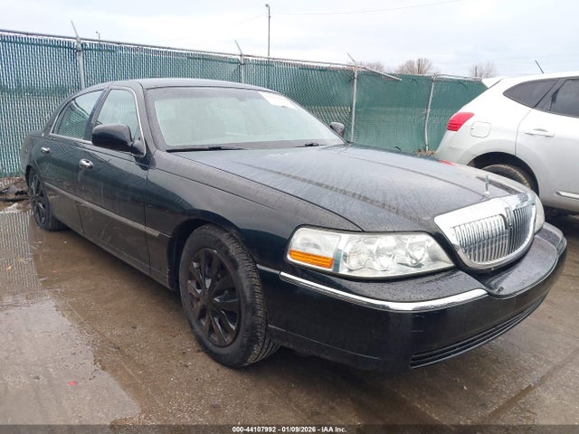2009 LINCOLN TOWN CAR 2LNHM82V99X601271
