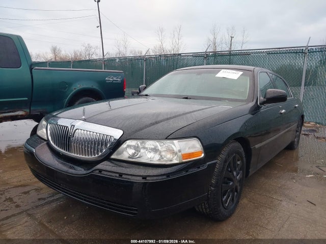 2009 LINCOLN TOWN CAR 2LNHM82V99X601271 Photo 1