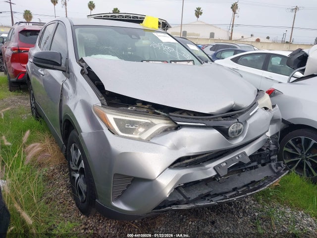 Toyota RAV4 LE 2018 JTMZFREV5JD127352 Image 15