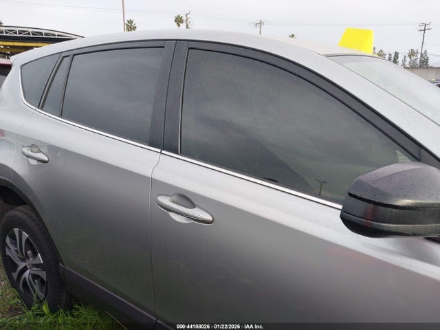 Toyota RAV4 LE 2018 JTMZFREV5JD127352 Image 27
