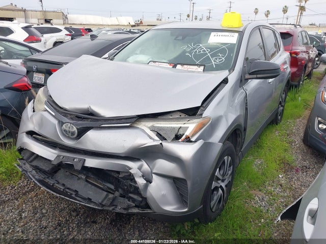 Toyota RAV4 LE 2018 JTMZFREV5JD127352 Image 16