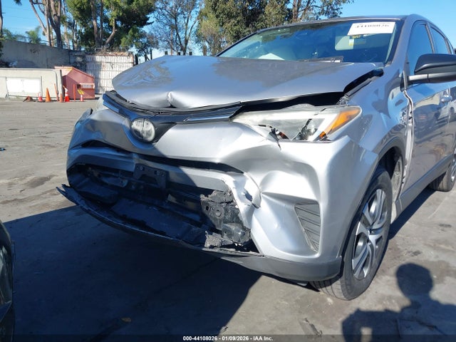 Toyota RAV4 LE 2018 JTMZFREV5JD127352 Image 20