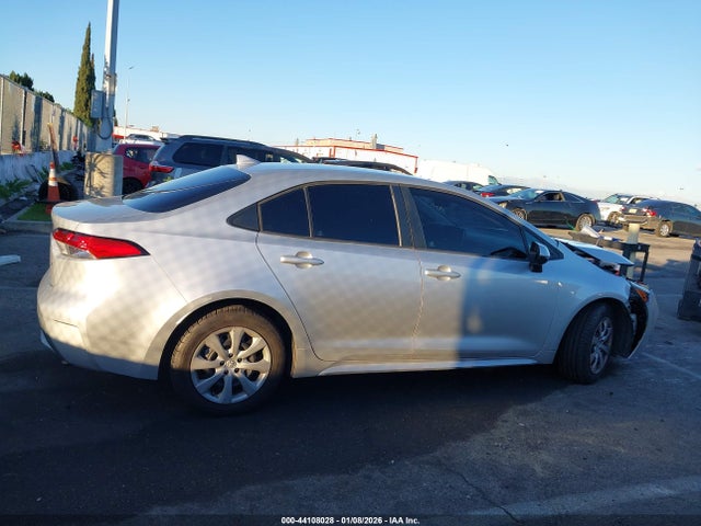 5YFEPRAE3LP061112 Toyota COROLLA LE
