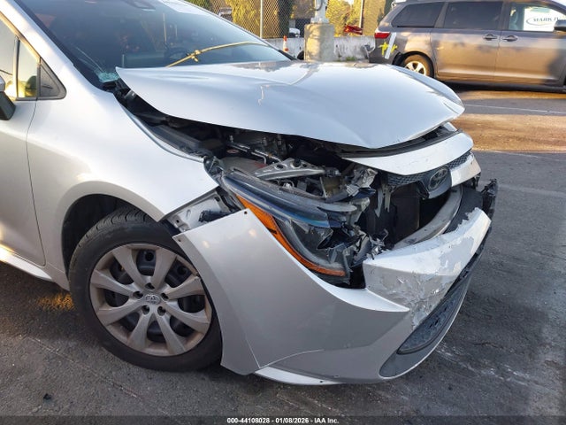 5YFEPRAE3LP061112 Toyota COROLLA LE