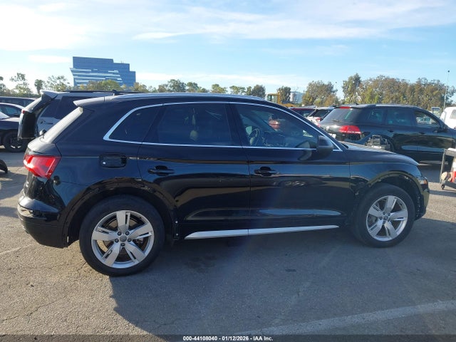 WA1BNAFY7J2240031 Audi Q5 2.0t Premium/2.0t Tech Premium