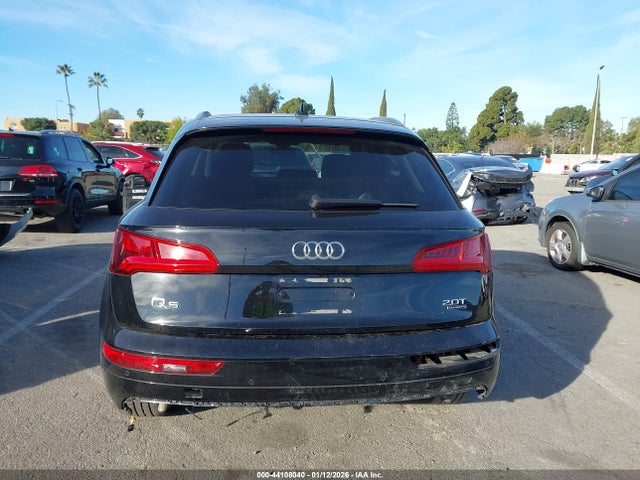 WA1BNAFY7J2240031 Audi Q5 2.0t Premium/2.0t Tech Premium
