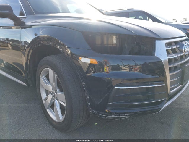 WA1BNAFY7J2240031 Audi Q5 2.0t Premium/2.0t Tech Premium