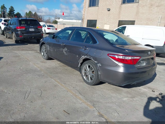4T1BF1FKXFU875850 Toyota CAMRY SE