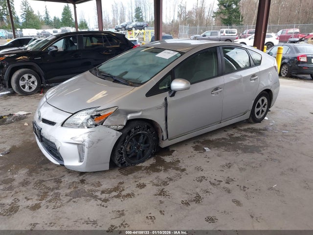 JTDKN3DU0F1914437 Toyota Prius Two