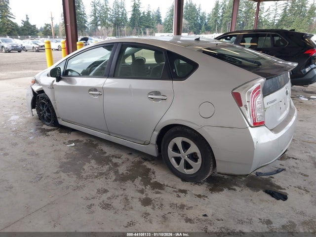 JTDKN3DU0F1914437 Toyota Prius Two