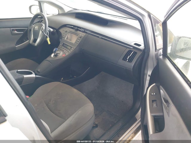 JTDKN3DU0F1914437 Toyota Prius Two