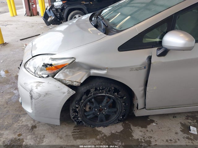 JTDKN3DU0F1914437 Toyota Prius Two