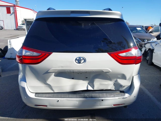 5TDYK3DC9FS577022 Toyota Sienna Xle 8 Passenger
