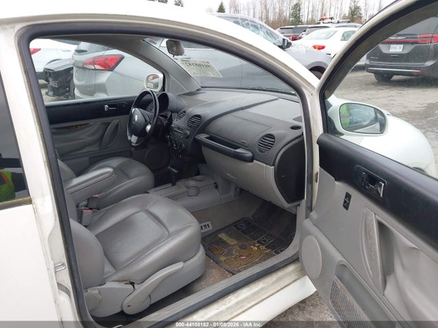 2001 VOLKSWAGEN NEW BEETLE 3VWDD21C31M441756 Photo 4
