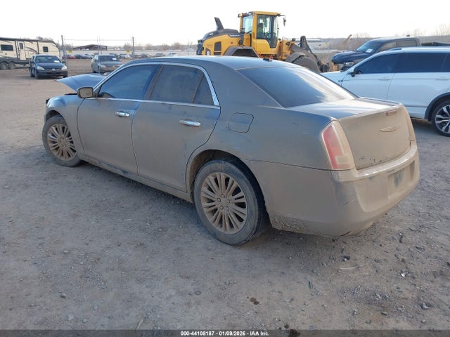 44108187 :رقم المزاد ، 2C3CK6CT7BH612022 vin ، 2011 Chrysler 300c Awd مزاد بيع