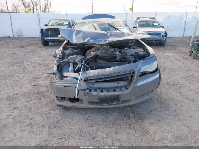 44108187 :رقم المزاد ، 2C3CK6CT7BH612022 vin ، 2011 Chrysler 300c Awd مزاد بيع
