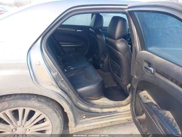 44108187 :رقم المزاد ، 2C3CK6CT7BH612022 vin ، 2011 Chrysler 300c Awd مزاد بيع