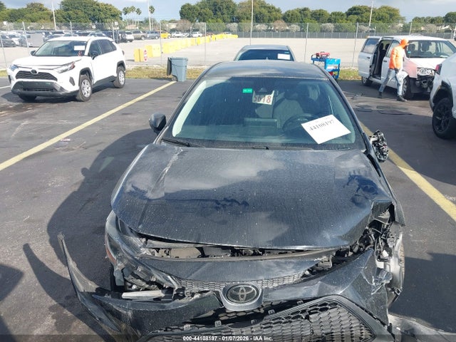 2021 Toyota Corolla Le მანქანა იყიდება აუქციონზე, vin: 5YFEPMAE7MP256781, აუქციონის ნომერი: 44108197