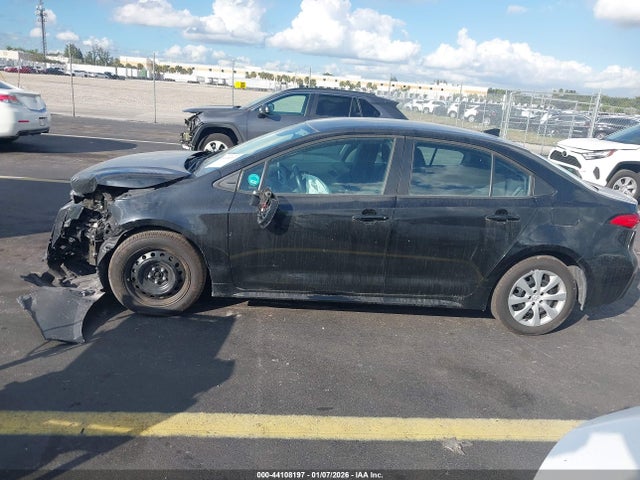 2021 Toyota Corolla Le მანქანა იყიდება აუქციონზე, vin: 5YFEPMAE7MP256781, აუქციონის ნომერი: 44108197
