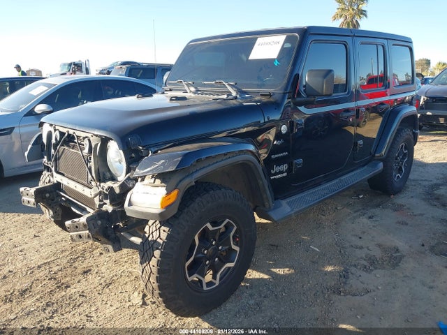 1C4HJXEN1LW213005 Jeep Wrangler Unlimited Sahara 4x4