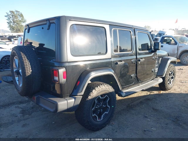 1C4HJXEN1LW213005 Jeep Wrangler Unlimited Sahara 4x4