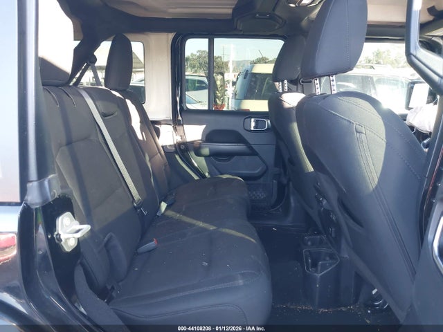 1C4HJXEN1LW213005 Jeep Wrangler Unlimited Sahara 4x4