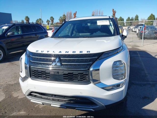 JA4J3UA88PZ061846 Mitsubishi Outlander Se 2.5 2wd