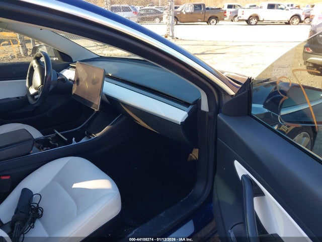 2018 TESLA MODEL 3 5YJ3E1EB3JF101079 Photo 4