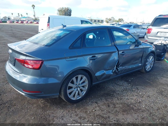 2017 AUDI A3 WAUAUGFFXH1036309 Photo 3