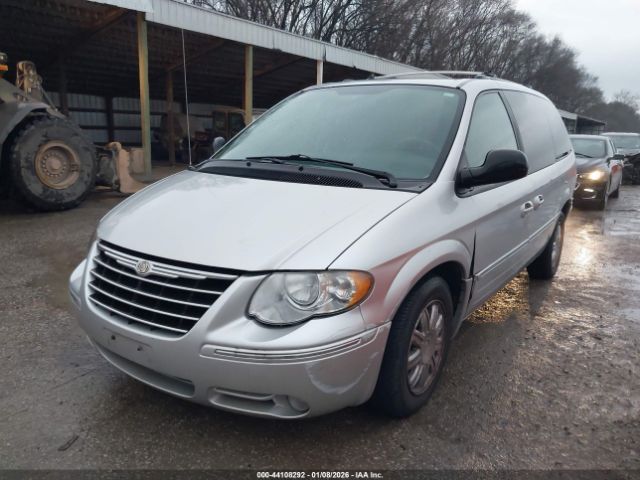 2005 CHRYSLER TOWN & COUNTRY 2C8GP64L35R233853 Photo 1