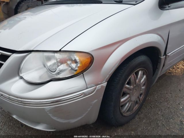 2005 CHRYSLER TOWN & COUNTRY 2C8GP64L35R233853 Photo 5