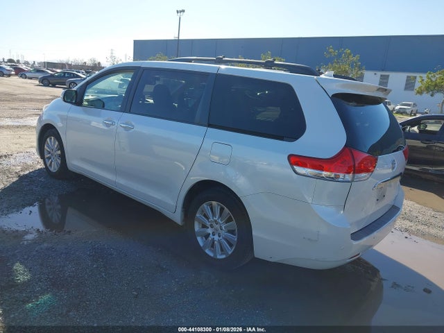 5TDDK3DC7ES073307 Toyota Sienna Limited 7 Passenger