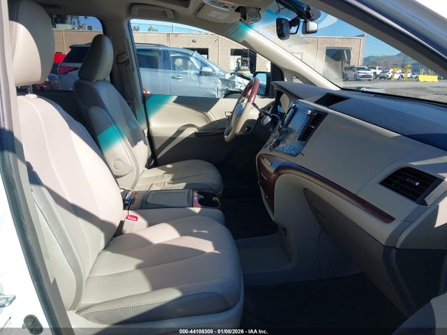 5TDDK3DC7ES073307 Toyota Sienna Limited 7 Passenger