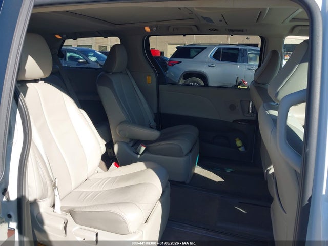 5TDDK3DC7ES073307 Toyota Sienna Limited 7 Passenger