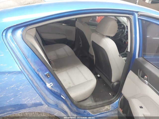 KMHD74LF6JU606591 Hyundai ELANTRA SE