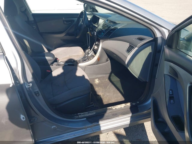 KMHDH4AE8FU321566 Hyundai ELANTRA SE