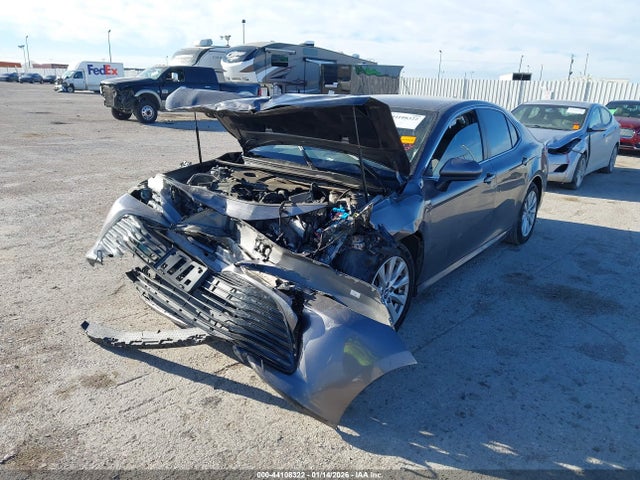 Продажа на аукционе авто 2020 Toyota Camry Le, vin: 4T1C11AK7LU998298, номер лота: 44108322