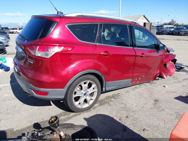 1FMCU0J96EUE27113 Ford Escape Titanium