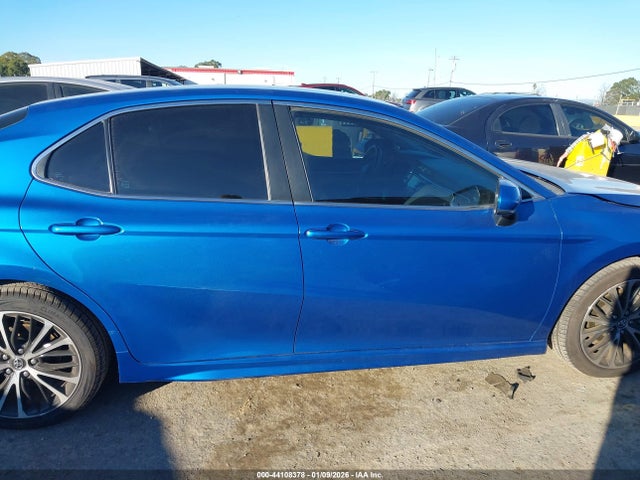4T1B11HK6JU050179 Toyota CAMRY SE