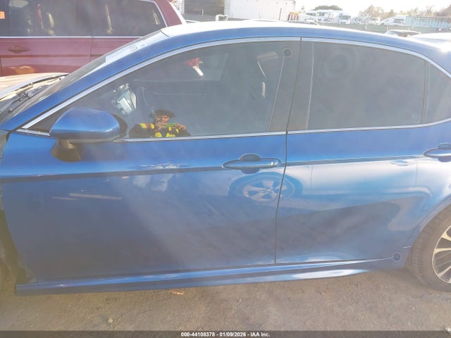 4T1B11HK6JU050179 Toyota CAMRY SE