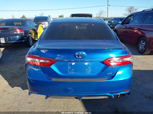 4T1B11HK6JU050179 Toyota CAMRY SE