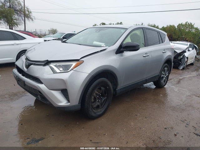 JTMZFREVXJJ180694 Toyota RAV4 LE