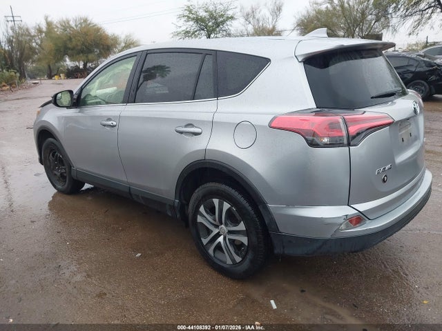 JTMZFREVXJJ180694 Toyota RAV4 LE