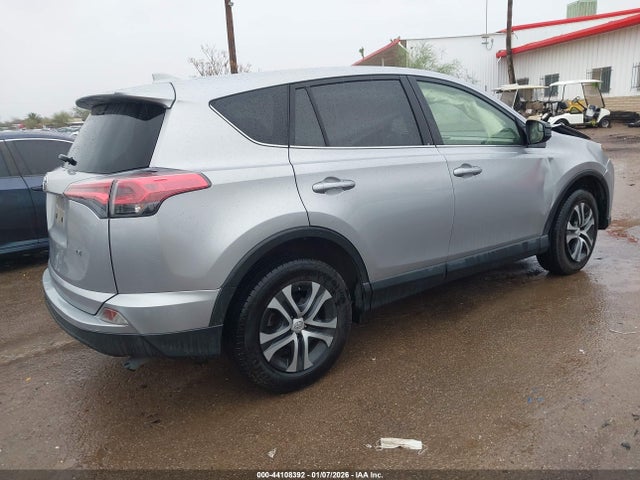 JTMZFREVXJJ180694 Toyota RAV4 LE
