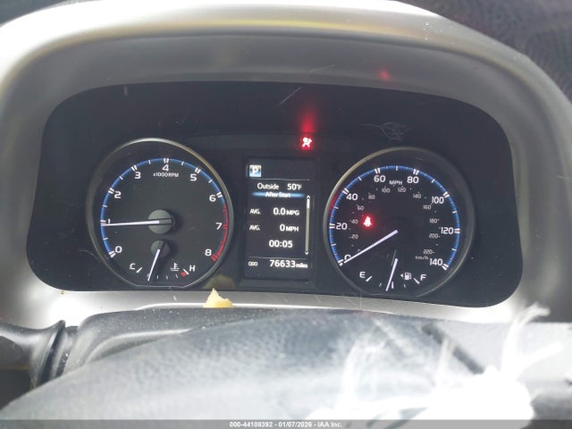 JTMZFREVXJJ180694 Toyota RAV4 LE