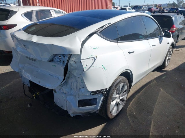 2023 TESLA MODEL Y 7SAYGDEE6PF798030 Photo 3
