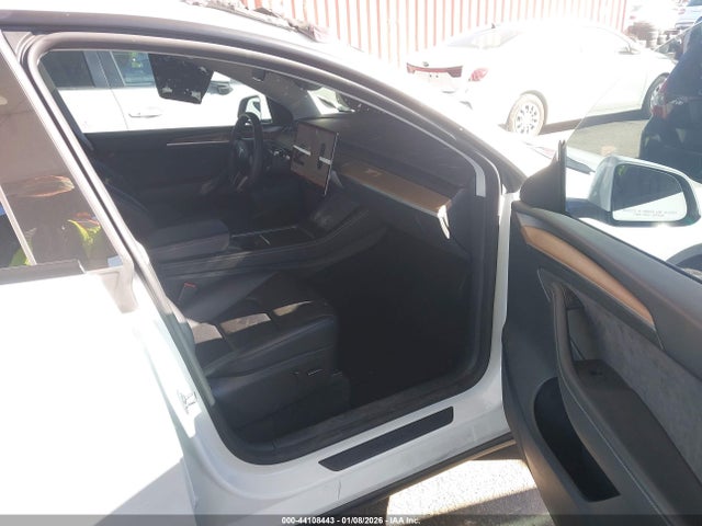 2023 TESLA MODEL Y 7SAYGDEE6PF798030 Photo 4
