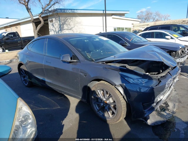 Продажа на аукционе авто 2022 Tesla Model 3 Long Range Dual Motor All-wheel Drive, vin: 5YJ3E1EB8NF240551, номер лота: 44108480