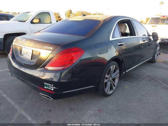 Mercedes-Benz S 550 2015 WDDUG8CBXFA126755 Image 4